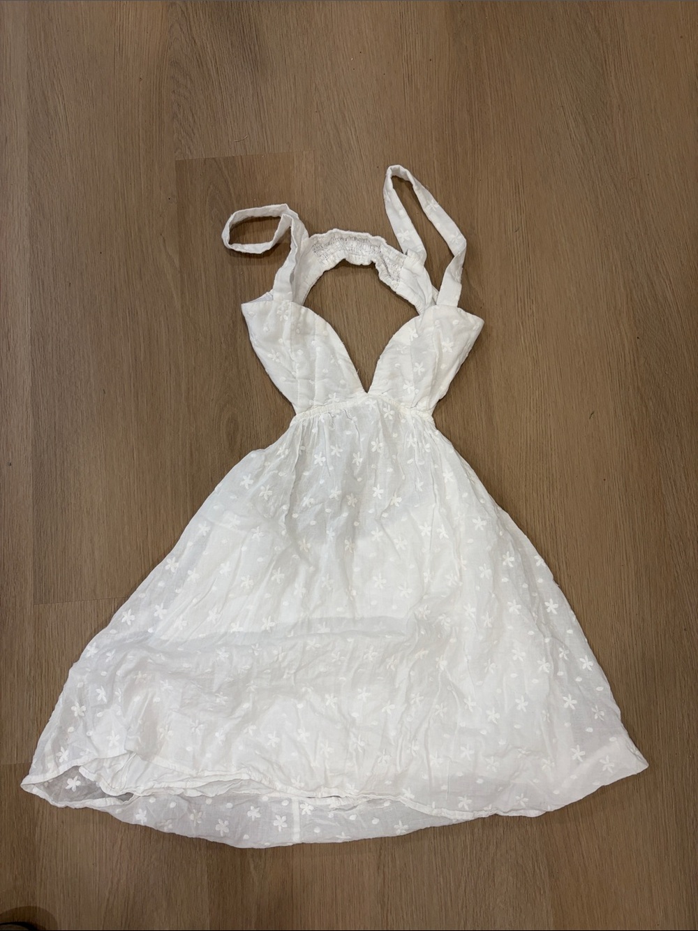 Princesse Poly White Embroidered Cutout Sundress - Women - Picture 2 of 2